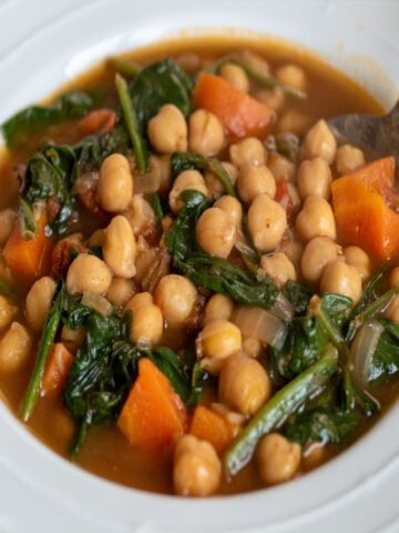 Spiced Chickpea with carrot and spinach