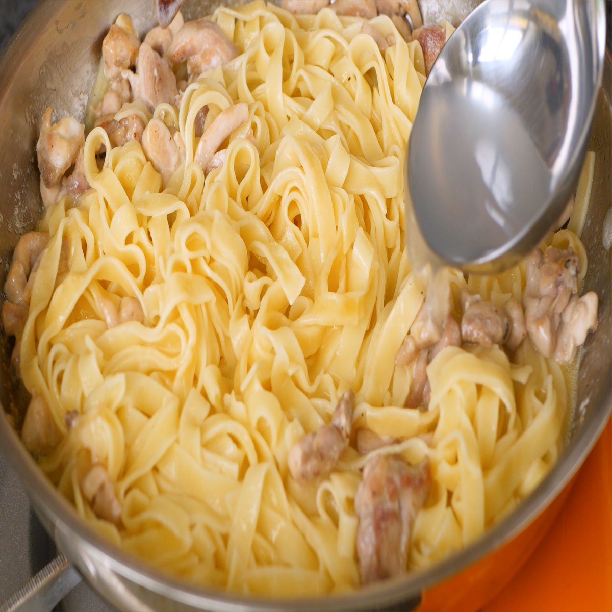 Chicken Alfredo Fettuccini Pasta Process 10