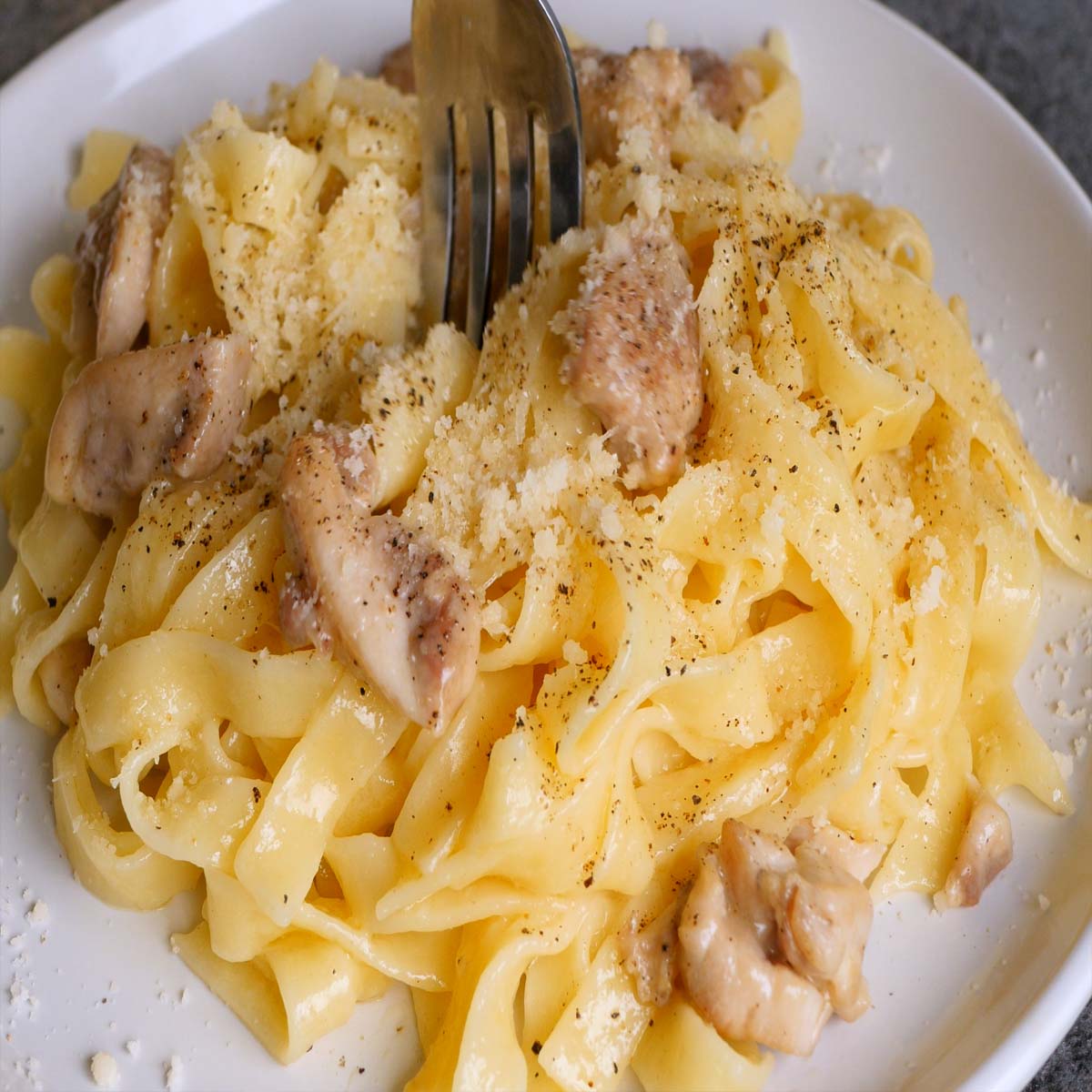 Chicken Alfredo Fettuccini Pasta Process 11