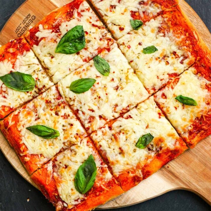 No-knead pizza dough