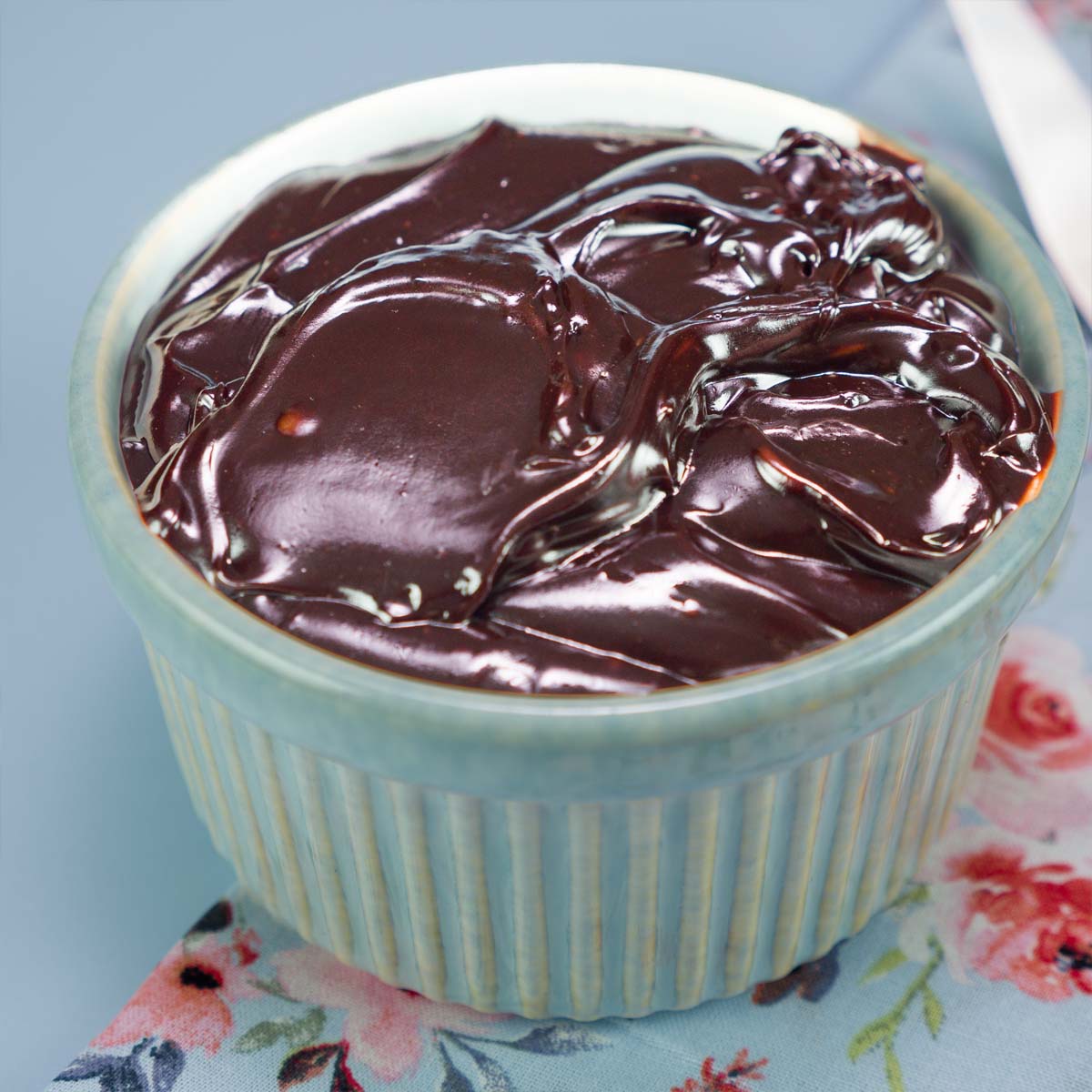 Chocolate frosting with cocoa powder
