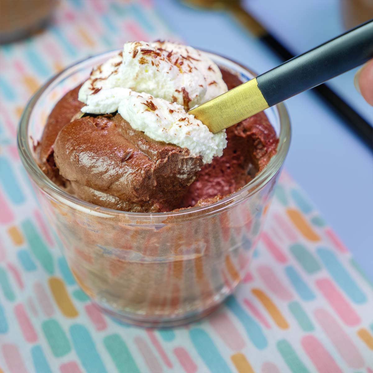 Chocolate mousse with cocoa powder