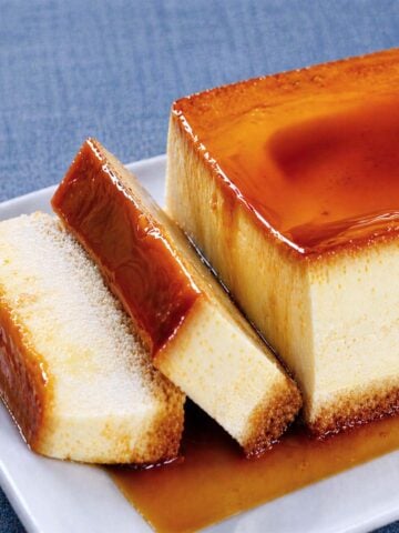Easy Flan Recipe to create a creamy cheese caramel flan cake that is full of flavours as you see in this image